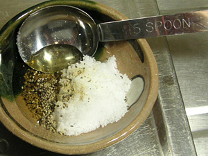 塩、ハチミツ、胡椒